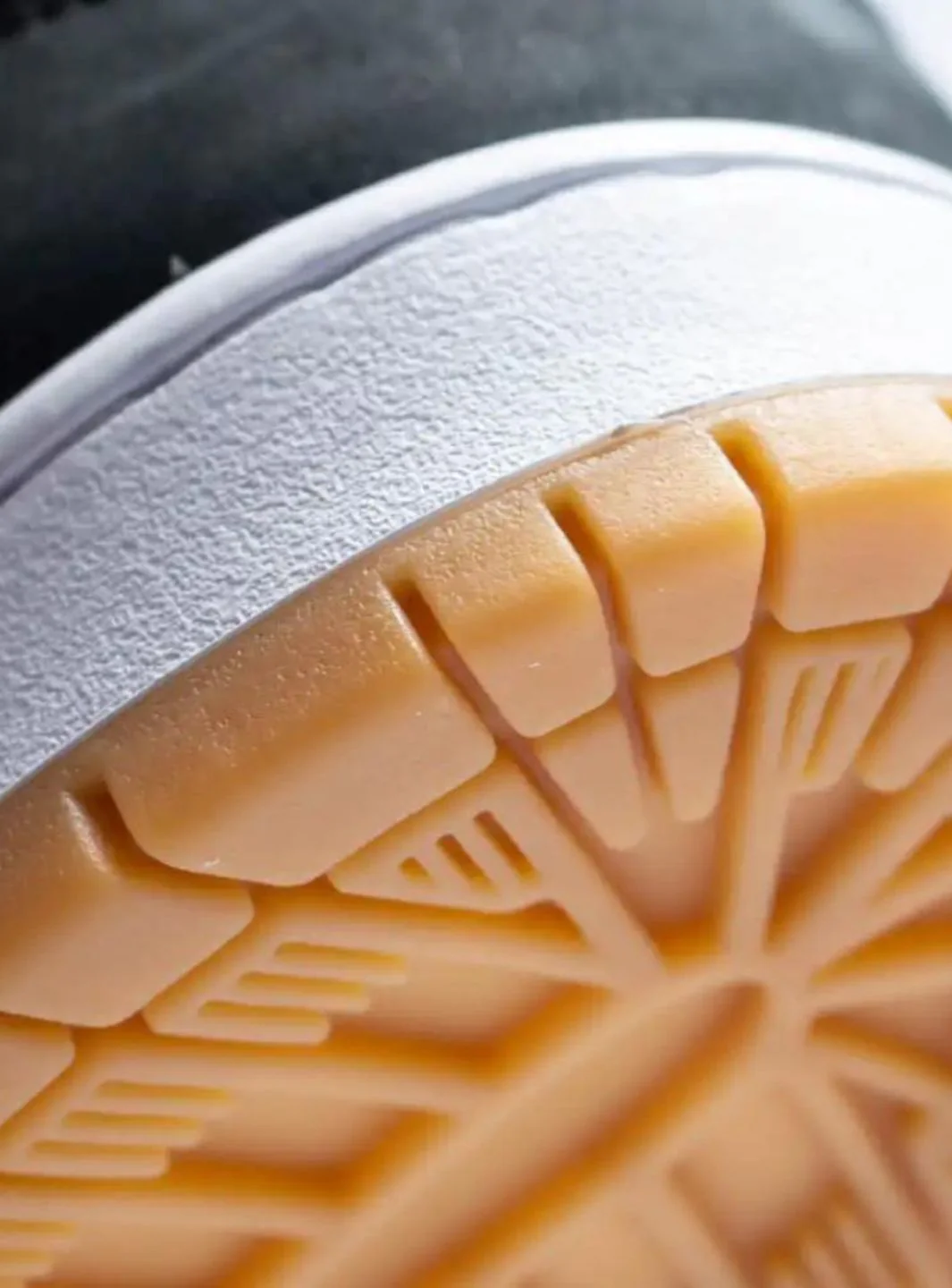 Nike SB Dunk Low Pro Black Gum - Image 5