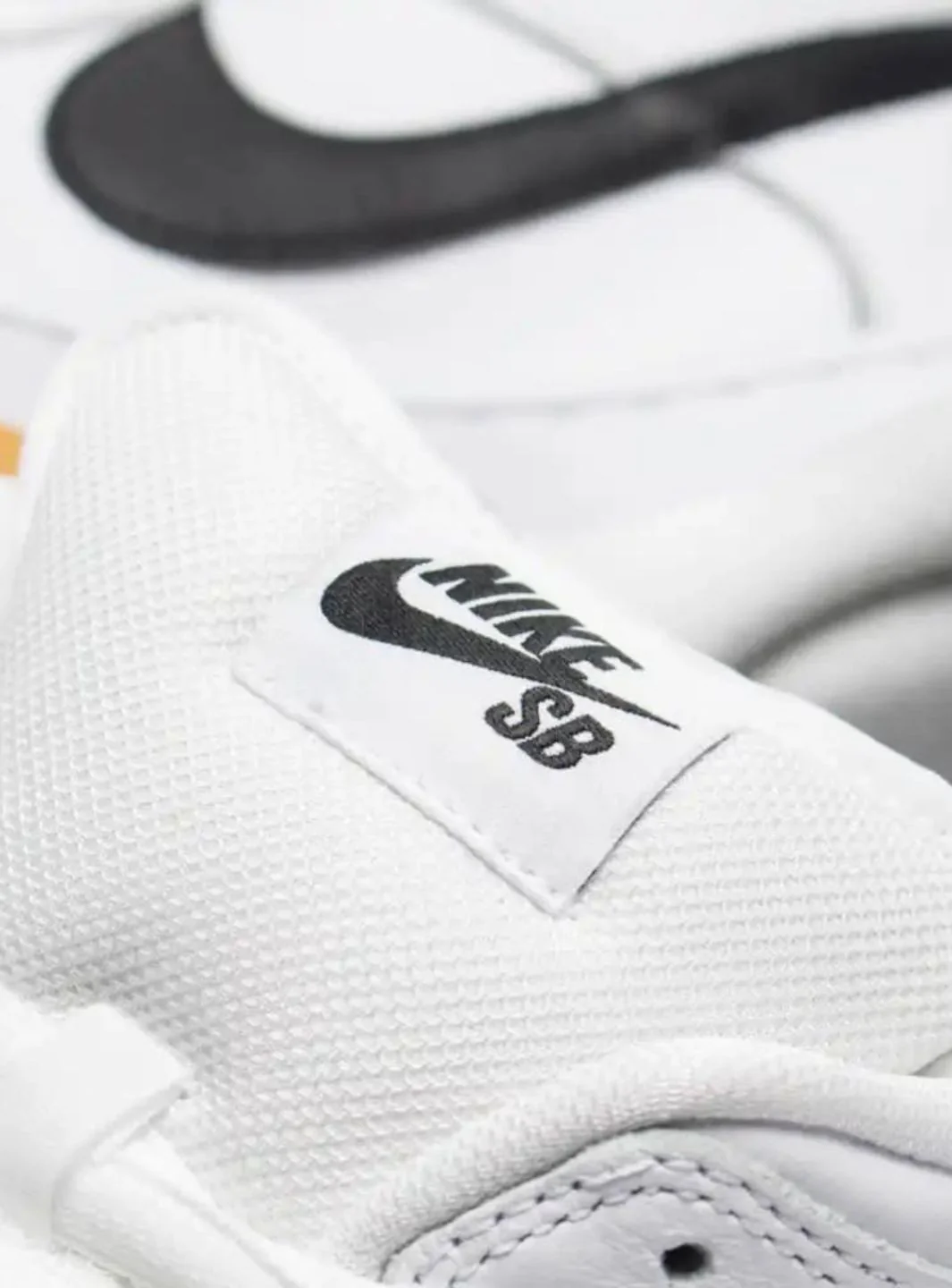 Nike SB Dunk Low Pro White Gum - Image 4