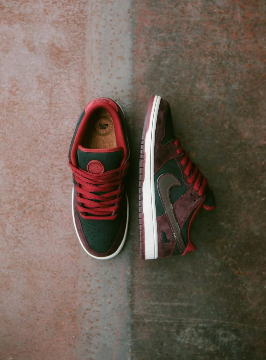 Nike SB Dunk Low Riot Skateshop - Image 10