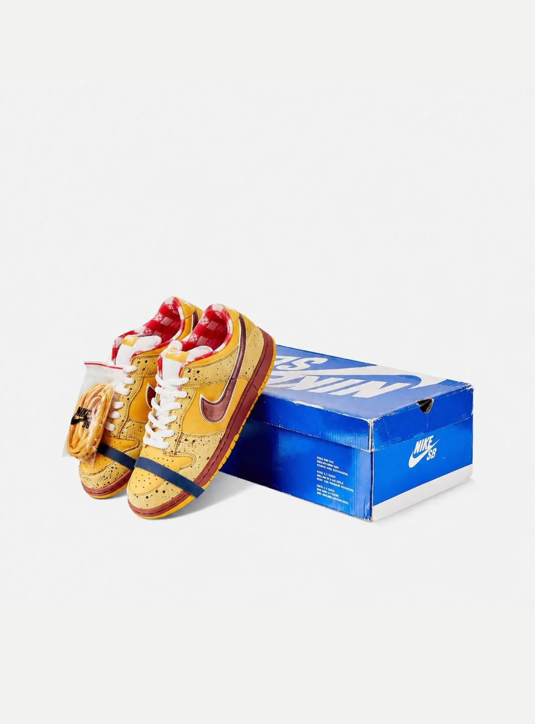 Nike SB Dunk Low Yellow Lobster - Image 4